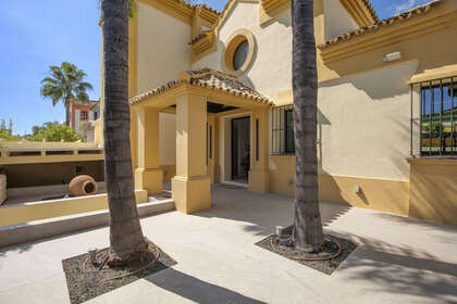 Cluster house for sale in Guadalmina, Málaga. 