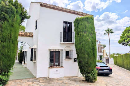 House for sale in Nagüeles, Marbella, Málaga. 