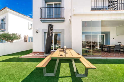 Apartment for sale in El Paraiso, Estepona, Málaga. 