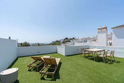 Penthouse for sale in El Paraiso, Estepona, Málaga. 