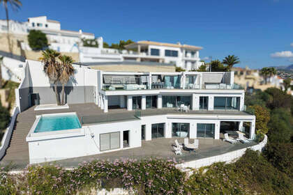 Cluster house for sale in Moraira, Alicante. 