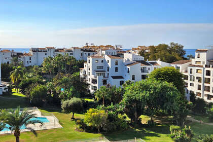 Apartment for sale in Puerto Banús, Málaga. 