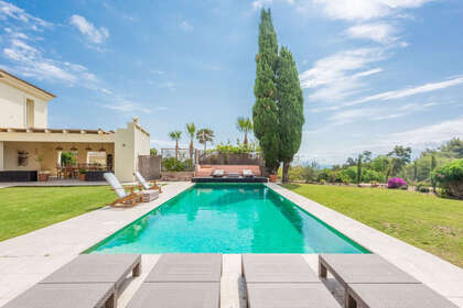 Cluster house for sale in Sotogrande, Cádiz. 