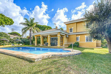 Cluster house for sale in Marbella, Málaga. 