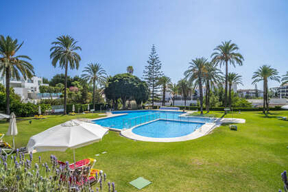 Apartment for sale in Nueva andalucia, Málaga. 