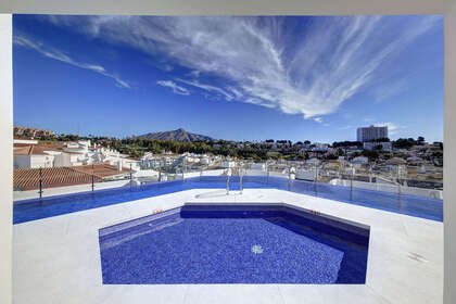 Apartment for sale in Nueva andalucia, Málaga. 