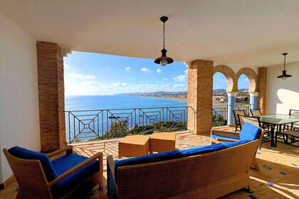 Penthouse for sale in Casares, Málaga. 