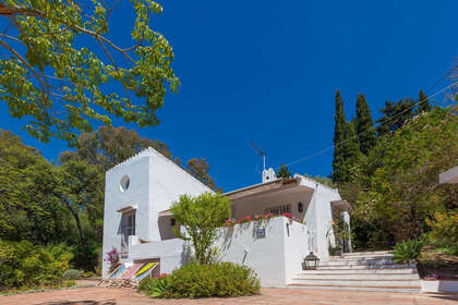Chalet Adosado venta en Estepona, Málaga. 
