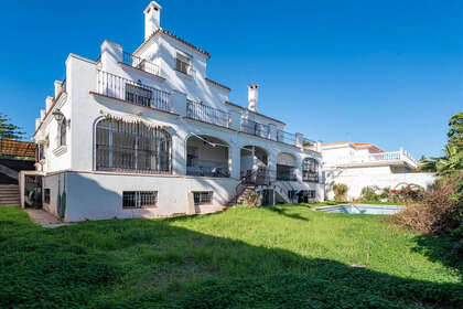 Chalet Adosado venta en Benalmádena, Málaga. 