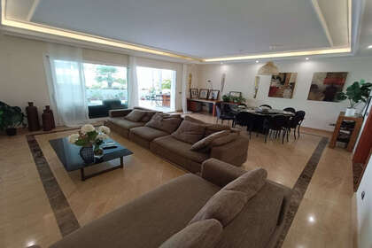 Apartment for sale in Puerto Banús, Málaga. 