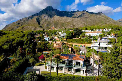Cluster house for sale in Puerto Banús, Marbella, Málaga. 