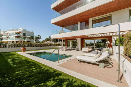 Apartment for sale in Puerto Banús, Marbella, Málaga. 