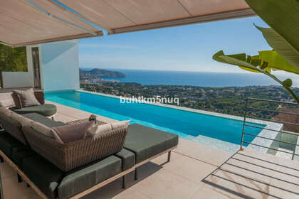 Cluster house for sale in Moraira, Alicante. 