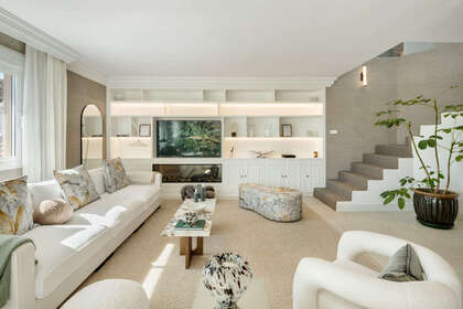 Apartment for sale in Puerto Banús, Marbella, Málaga. 