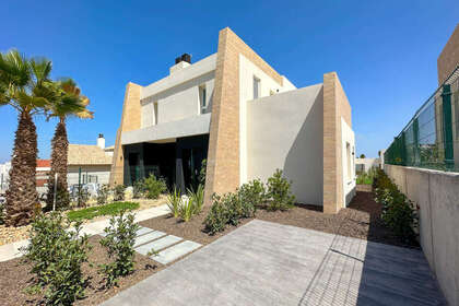 House for sale in Algorfa, Alicante. 