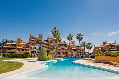Apartment for sale in Puerto Banús, Marbella, Málaga. 