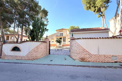 Cluster house for sale in Pilar de la Horadada, Alicante. 