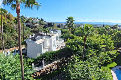 Apartment for sale in Benahavís, Málaga. 