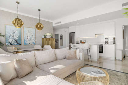 Apartment for sale in El Paraiso, Estepona, Málaga. 