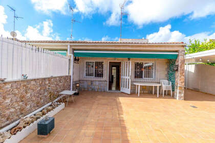 House for sale in Santiago de la Ribera, Murcia. 