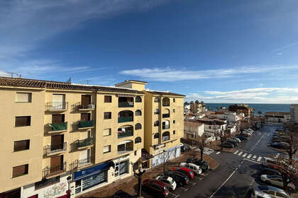 Apartment for sale in San luis de sabinillas, Málaga. 