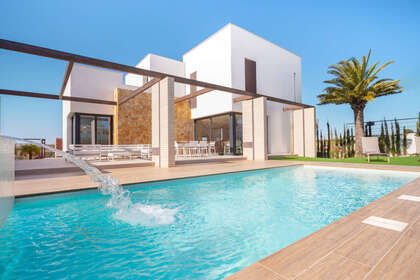 Cluster house for sale in Dehesa de Campoamor, Alicante. 