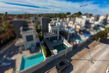Cluster house for sale in San Miguel de Salinas, Alicante. 