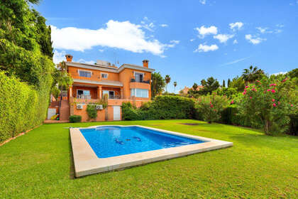 Cluster house for sale in Benalmádena, Málaga. 