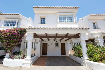 House for sale in Riviera Del Sol, Marbella, Málaga. 