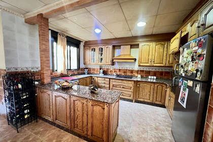 House for sale in Pinoso, Alicante. 