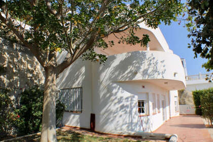 Cluster house for sale in Alicante. 