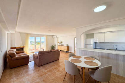 Penthouse venda em Punta Prima, Alicante. 