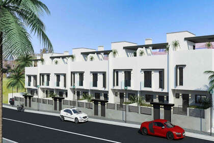 House for sale in Las Lagunas, Fuengirola, Málaga. 