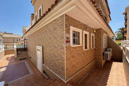 Cluster house for sale in Guardamar del Segura, Alicante. 