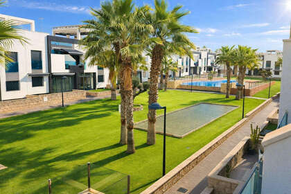 Penthouse venda em Punta Prima, Alicante. 