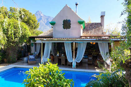 Cluster house for sale in Puerto Banús, Marbella, Málaga. 