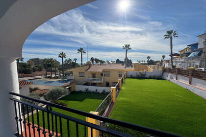 Rijtjeshuizen verkoop in Rincón de la Victoria, Málaga. 