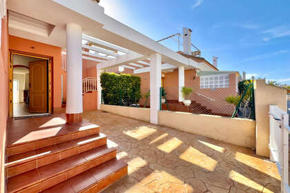 Cluster house for sale in Alicante/Alacant. 