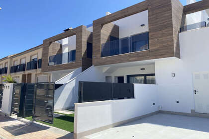 Cluster house for sale in San Pedro del Pinatar, Murcia. 