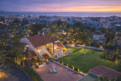 Casa Cluster venda em Puerto Banús, Málaga. 