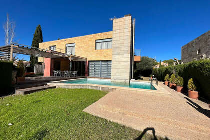 Cluster house for sale in Dehesa de Campoamor, Alicante. 
