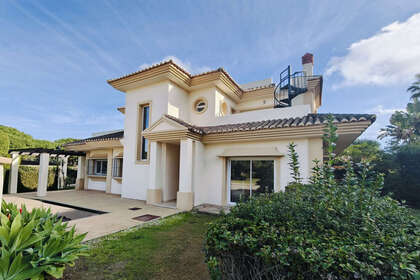 House for sale in San Roque, Cádiz. 