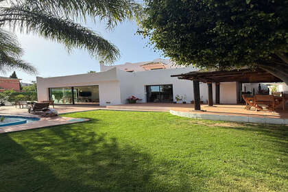 Cluster house for sale in Nagüeles, Marbella, Málaga. 