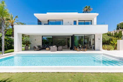 Cluster house for sale in Marbella, Málaga. 