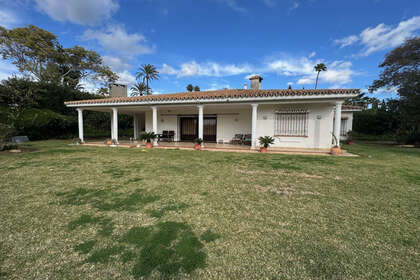 Cluster house for sale in Estepona, Málaga. 