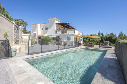 Cluster house for sale in Estepona, Málaga. 