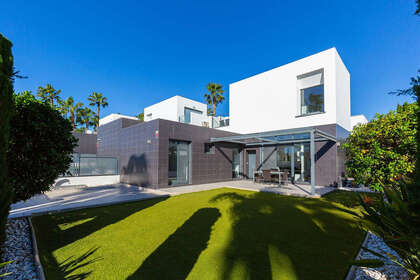 Cluster house for sale in Algorfa, Alicante. 