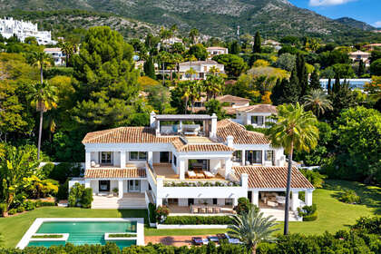 Casa Cluster venda em Puerto Banús, Marbella, Málaga. 