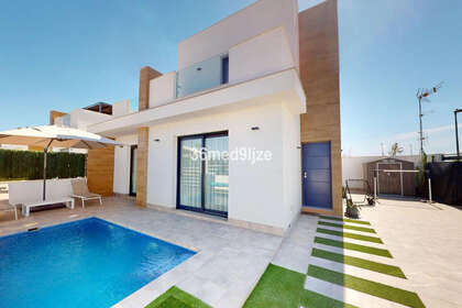 Cluster house for sale in Roldan, Murcia. 