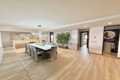 Apartamento venda em Puerto Banús, Málaga. 